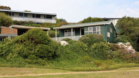 BINALONG BEACH COTTAGE Beachfront At Bay Of Fires Next To Restaurant - Schoolies Week Accommodation 8