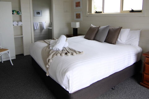 BINALONG BEACH COTTAGE Beachfront At Bay Of Fires Next To Restaurant - Schoolies Week Accommodation 15