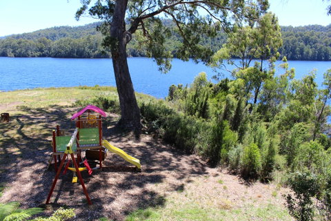 Tullah Lakeside Lodge - Schoolies Week Accommodation 30