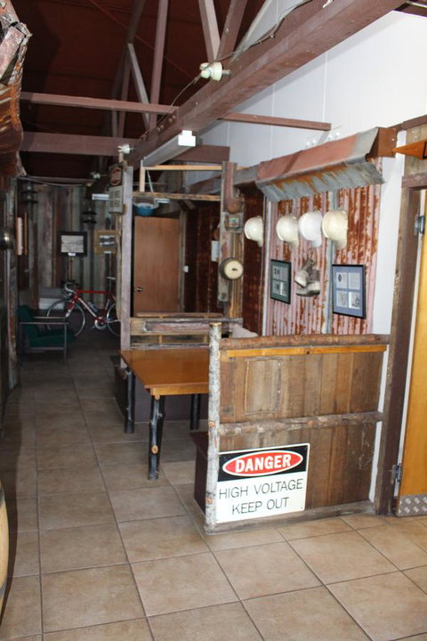 Tullah Lakeside Lodge - Schoolies Week Accommodation 11