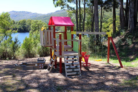 Tullah Lakeside Lodge - Schoolies Week Accommodation 14