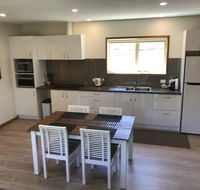 Loma Cottages - Schoolies Week Accommodation