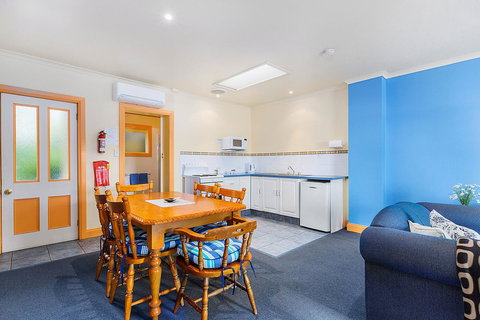 Smugglers Rest Apartments Dover - Schoolies Week Accommodation 12