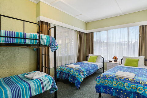 Smugglers Rest Apartments Dover - Schoolies Week Accommodation 14