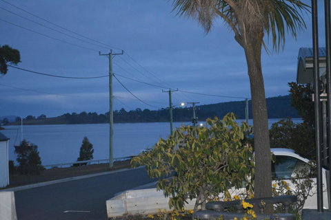 Smugglers Rest Apartments Dover - Schoolies Week Accommodation 28