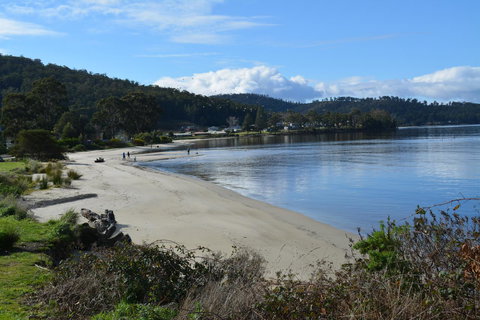 Smugglers Rest Apartments Dover - Schoolies Week Accommodation 24