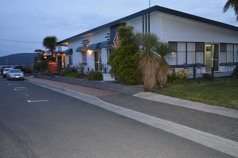 Smugglers Rest Apartments Dover - Schoolies Week Accommodation 4