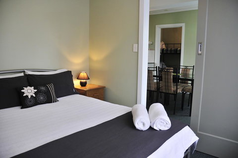 Smugglers Rest Apartments Dover - Schoolies Week Accommodation 8
