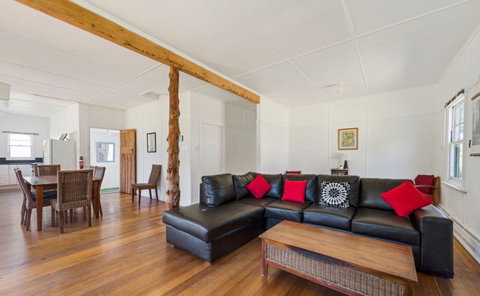 Giants Table And Cottages - Schoolies Week Accommodation 9