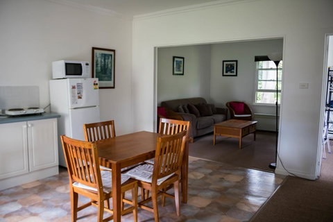 Giants Table And Cottages - Schoolies Week Accommodation 17