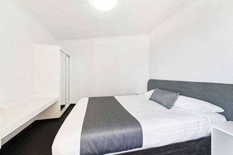 Coach House Launceston - Schoolies Week Accommodation 15