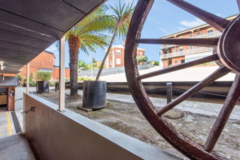 Coach House Launceston - Schoolies Week Accommodation 26