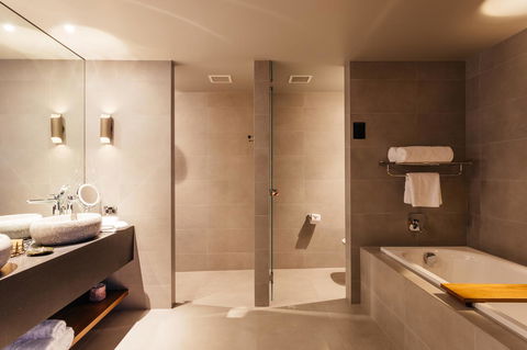 MACq 01 Hotel - Schoolies Week Accommodation 27