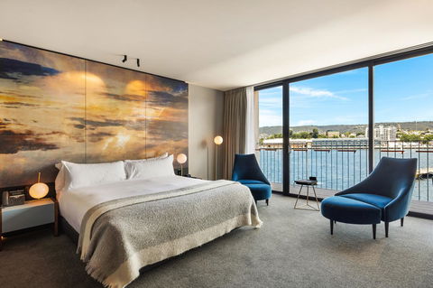 MACq 01 Hotel - Schoolies Week Accommodation 12