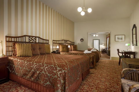 Hadley\'s Orient Hotel - Schoolies Week Accommodation 21