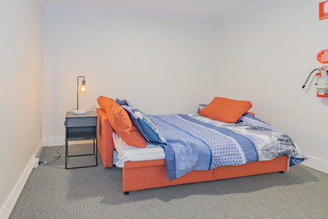4 Bedroom House - Hobart CBD - Free Parking - Free WIFI - Schoolies Week Accommodation 18