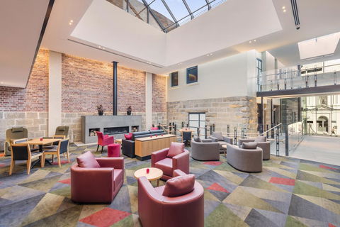 RACV Hobart Hotel - Schoolies Week Accommodation 4