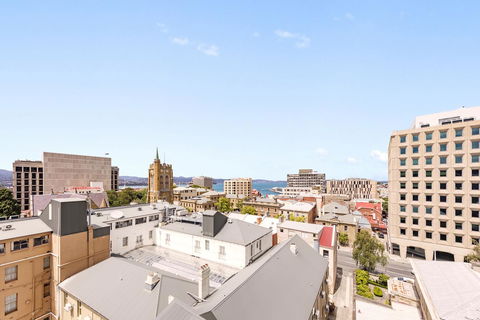 RACV Hobart Hotel - Schoolies Week Accommodation 26