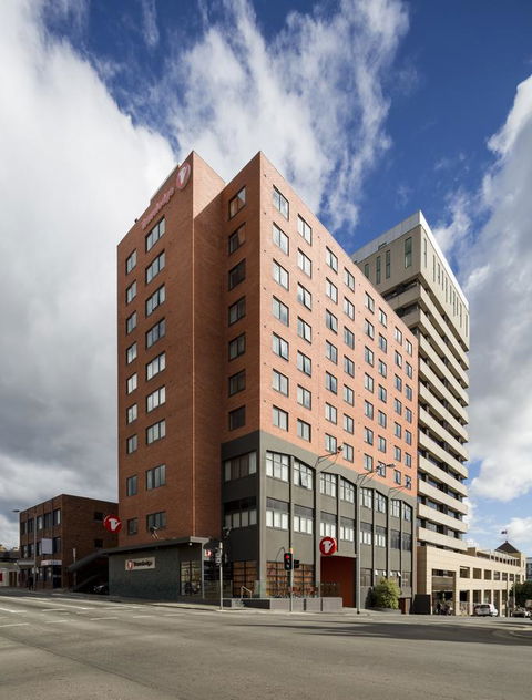 Travelodge Hotel Hobart - Schoolies Week Accommodation 0