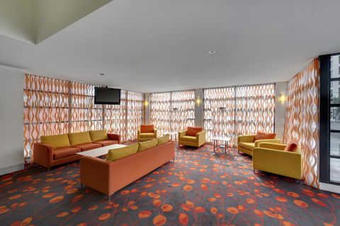 Travelodge Hotel Hobart - Schoolies Week Accommodation 16