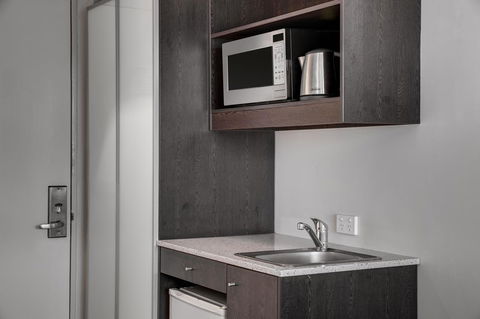 Travelodge Hotel Hobart - Schoolies Week Accommodation 7