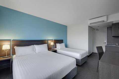 Travelodge Hotel Hobart - Schoolies Week Accommodation 9