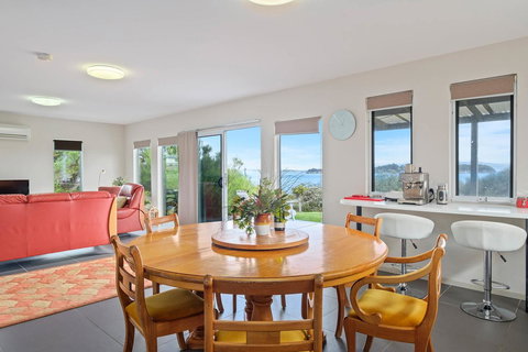 Manfield Seaside Bruny Island - Schoolies Week Accommodation 6