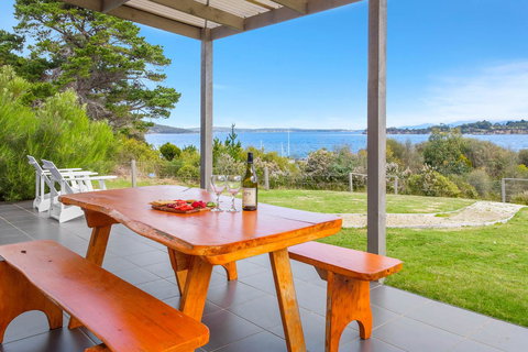 Manfield Seaside Bruny Island - Schoolies Week Accommodation 7