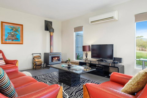 Manfield Seaside Bruny Island - Schoolies Week Accommodation 3