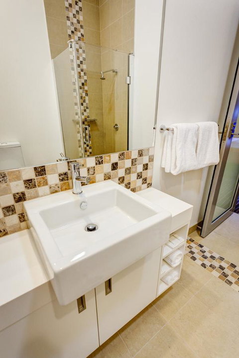Mantra Charles Hotel - Schoolies Week Accommodation 36