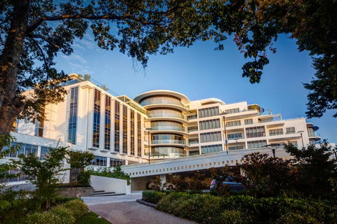 Mantra Charles Hotel - Schoolies Week Accommodation 0