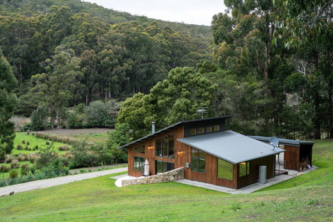 Adventure Bay Retreat Bruny Island - Schoolies Week Accommodation 23