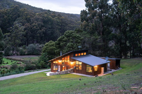 Adventure Bay Retreat Bruny Island - Schoolies Week Accommodation 2