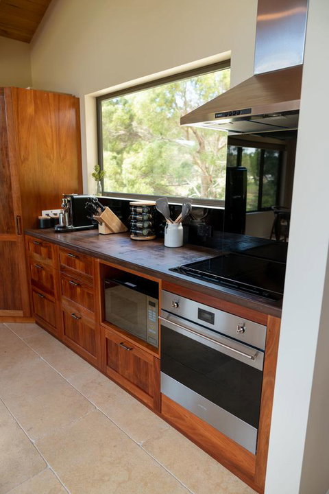 Adventure Bay Retreat Bruny Island - Schoolies Week Accommodation 20