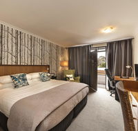 The Waterfront Wynyard - Schoolies Week Accommodation