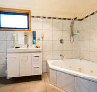 Driftwood Strahan Villas - Schoolies Week Accommodation