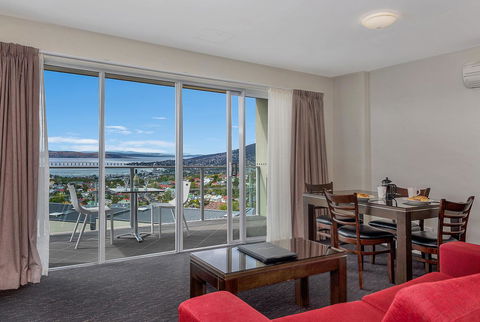 Bay View Villas - Schoolies Week Accommodation 21