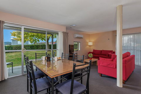 Bay View Villas - Schoolies Week Accommodation 10