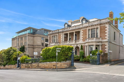 Lenna Of Hobart - Schoolies Week Accommodation 7