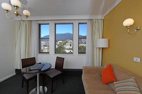 Lenna Of Hobart - Schoolies Week Accommodation 43