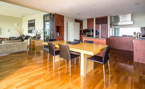 Lenna Of Hobart - Schoolies Week Accommodation 40