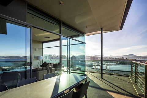 Lenna Of Hobart - Schoolies Week Accommodation 32