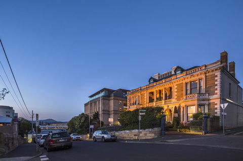 Lenna Of Hobart - Schoolies Week Accommodation 21