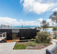 Cocktails with a View - Schoolies Week Accommodation