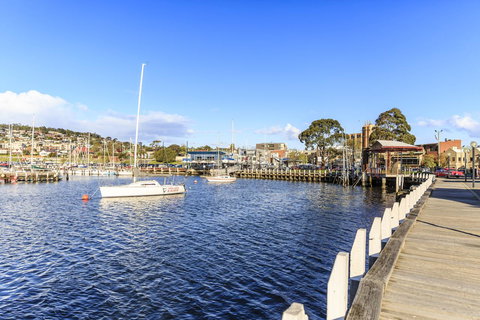 Bellerive Marina View Apartments NO 27 - Schoolies Week Accommodation 21