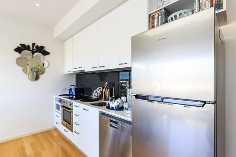 Bellerive Marina View Apartments NO 27 - Schoolies Week Accommodation 14