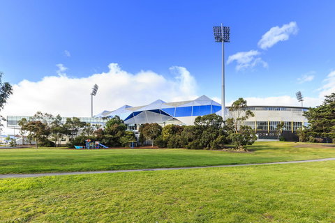 Bellerive Marina View Apartments NO 27 - Schoolies Week Accommodation 19