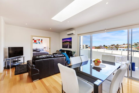 Bellerive Marina View Apartments NO 27 - Schoolies Week Accommodation 2