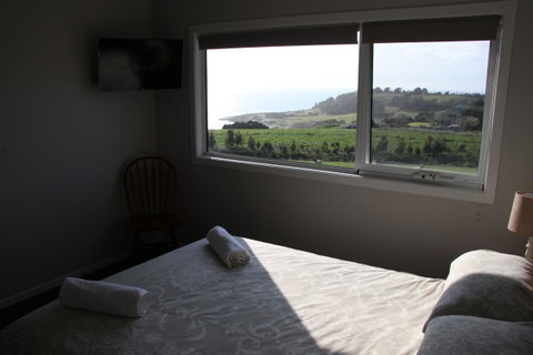 Penguin Seaside Farm - Schoolies Week Accommodation 5