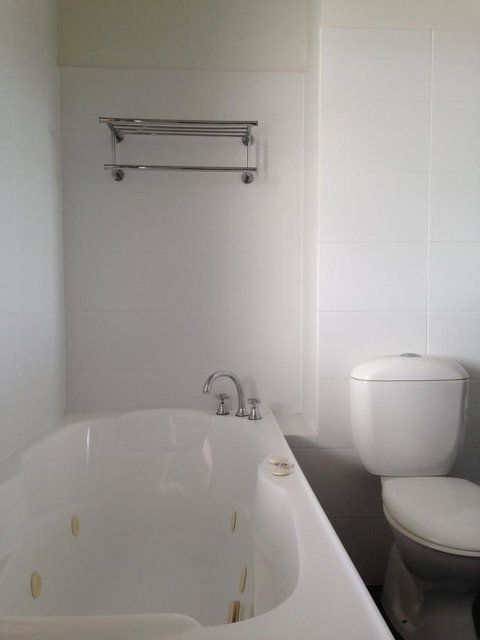 Auldington Hotel - Schoolies Week Accommodation 44